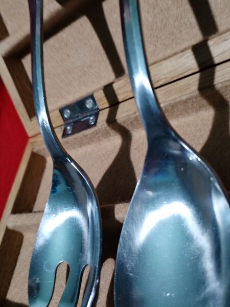 Caseta franceza Guy Degrenne cu lingura si furculita pentru salata